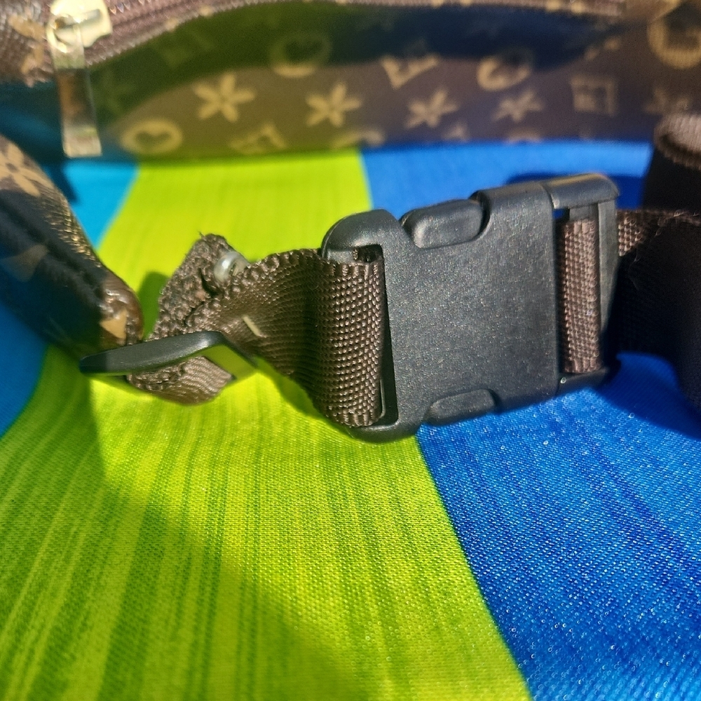 Source Unknown Brown Monogram-Style Waist Bag wit… - image 3